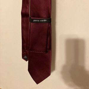 Pierre Cardin Mens Neck Tie & Handkerchief Set Burgundy 100% Silk New With Tag